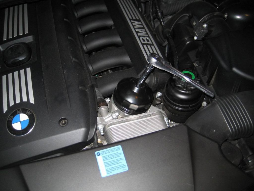 Wrench and filter adapter on my BMW X3 E83 3.0 SI